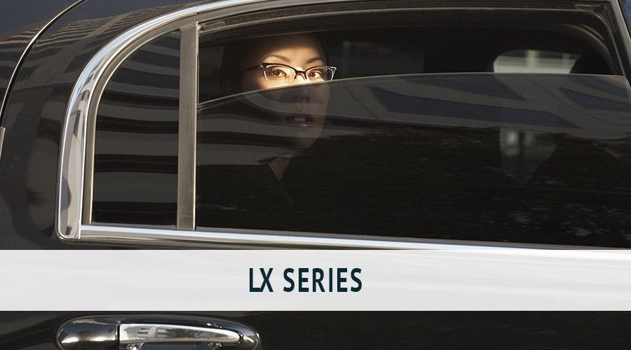 LX serisi araç cam filmi uygulanmış lüks otomobil